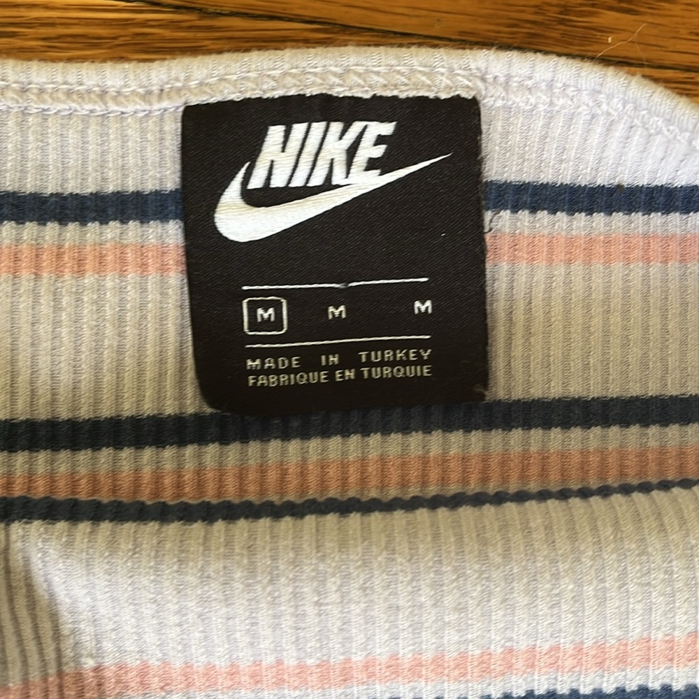 Nike midi athleisure dress lavender striped adjustable straps and slit on side - Picture 3 of 3